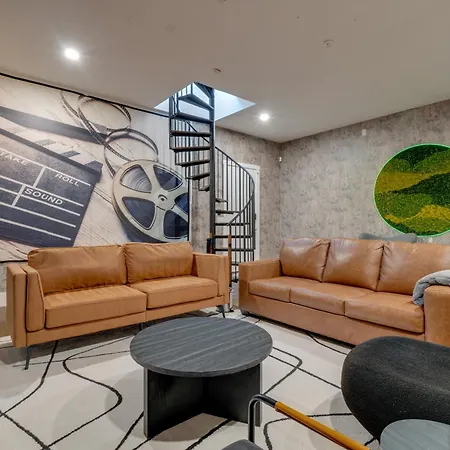 Stylish Home Near Lake Travis With Entertainment